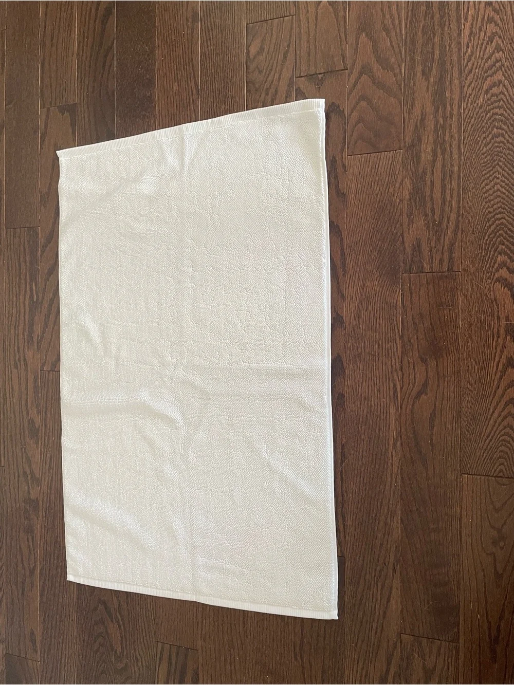 NWT Cozy Earth White Bath Mat